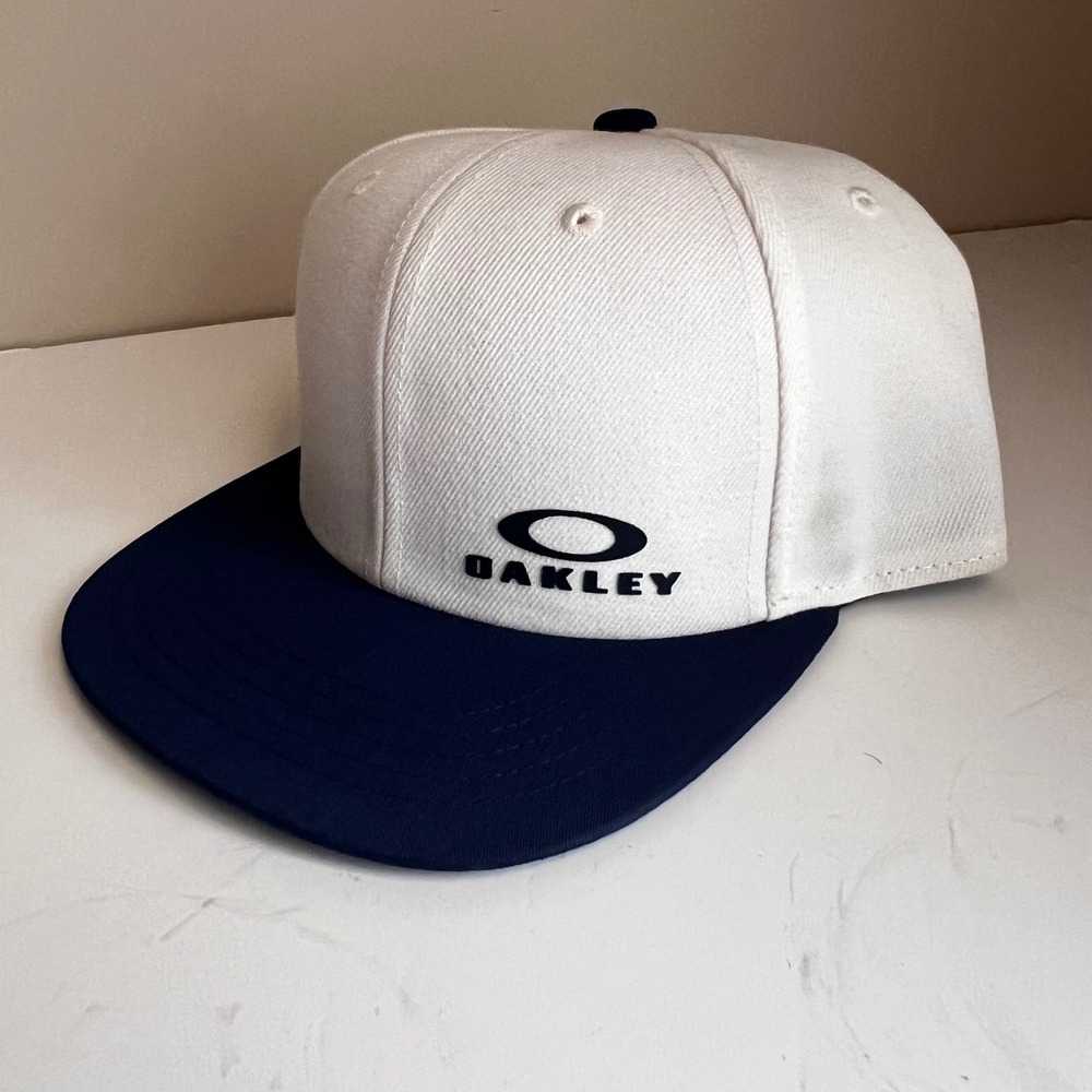 Oakley Performance Fit Snapback Hat White Navy Blue Yupoong 110 Flexfit Cap